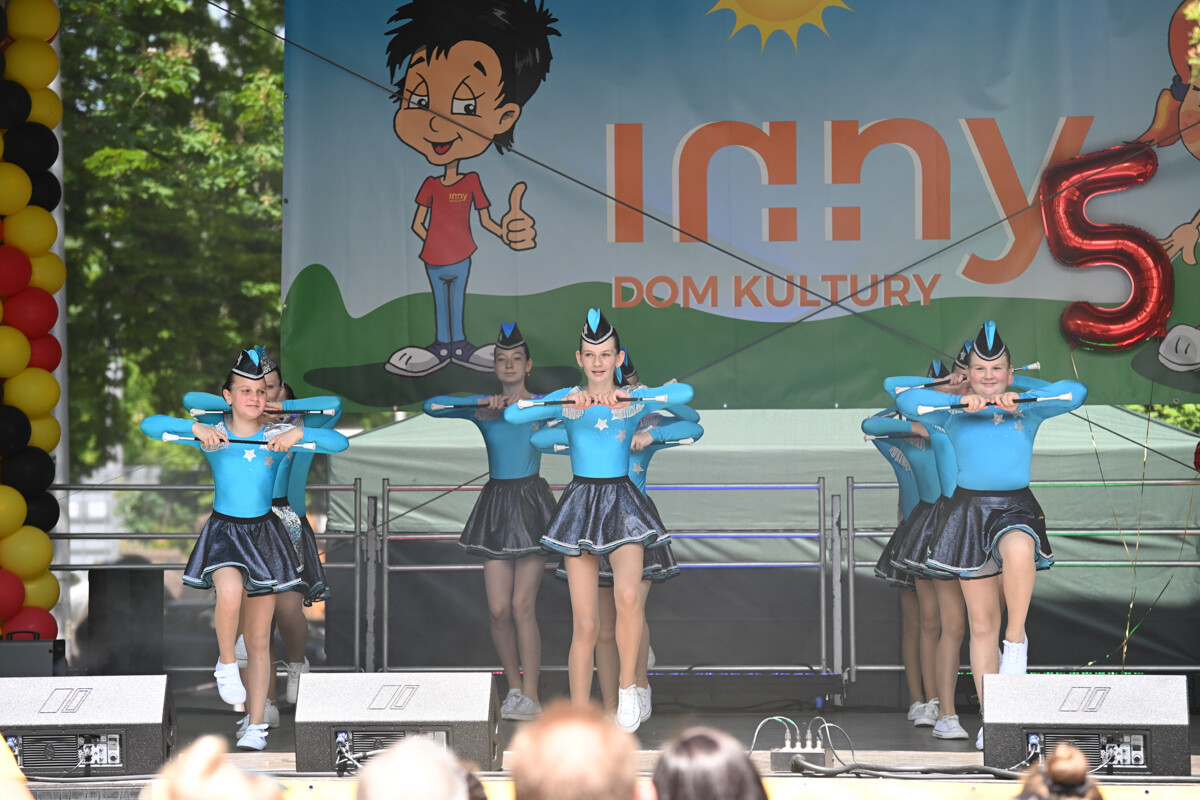 To już 15 lat! W sobotnie popołudnie, 31 maja w Kochłowicach odbył się rodzinny festyn organizowany przez In-ny Dom Kultury. / fot. Marek Faber