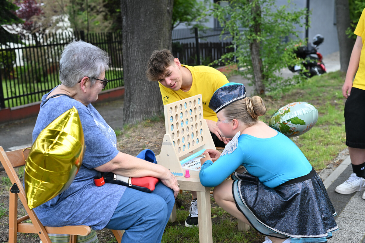 To już 15 lat! W sobotnie popołudnie, 31 maja w Kochłowicach odbył się rodzinny festyn organizowany przez In-ny Dom Kultury. / fot. Marek Faber
