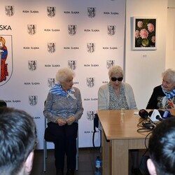 W kręgu poezji lagrowej