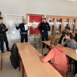 Policjanci i kierowca rajdowy gościli w rudzkim "Morcinku"
