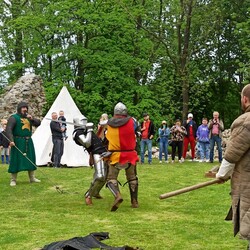Słowianie w ruinach zamku rudzkiego