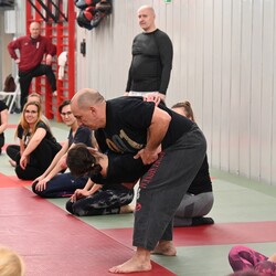 Bezpłatny kurs samoobrony