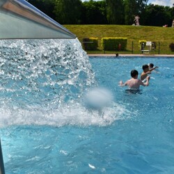 Otwarcie letniego basenu w Rudzie Śląskiej