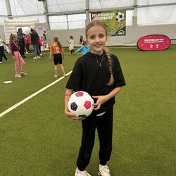 Piłkarki na murawie