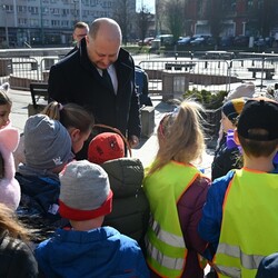 Przedszkolaki przywitały wiosnę na rynku w Nowym Bytomiu