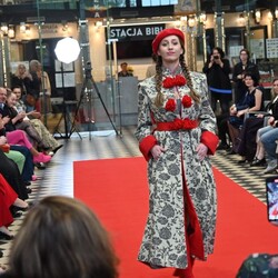 Pokaz Mody Stacja Biblioteka