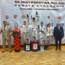 Rudzki Klub Kyokushin Karate z medalami