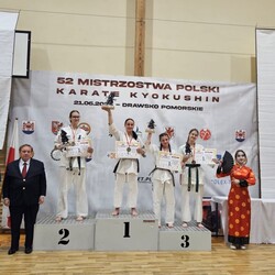 Rudzki Klub Kyokushin Karate z medalami