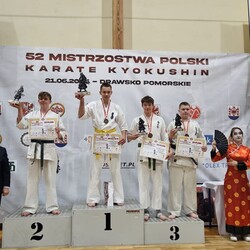 Rudzki Klub Kyokushin Karate z medalami