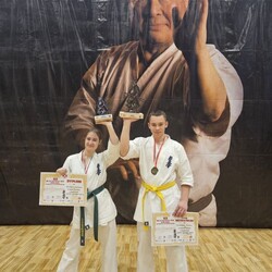 Rudzki Klub Kyokushin Karate z medalami