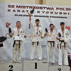 Rudzki Klub Kyokushin Karate z medalami