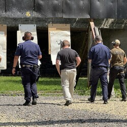Treningi strzeleckie rudzkich policjantów