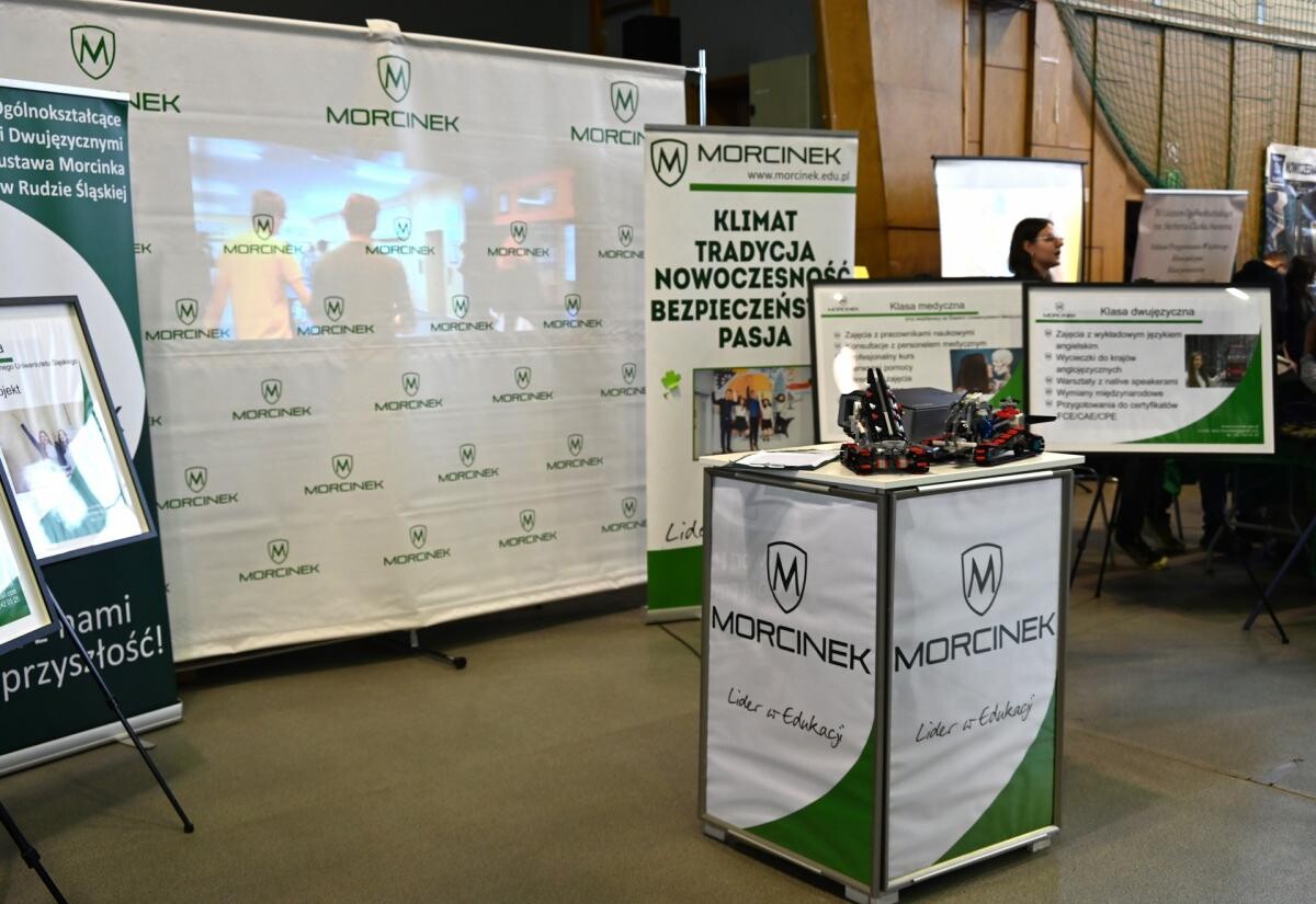 Giełda Szkół Ponadpodstawowych w Rudzie Śląskiej – setki ósmoklasistów poznało ofertę szkół średnich i zawodowych. Czas na wybór przyszłości / fot. UM Ruda Śląska