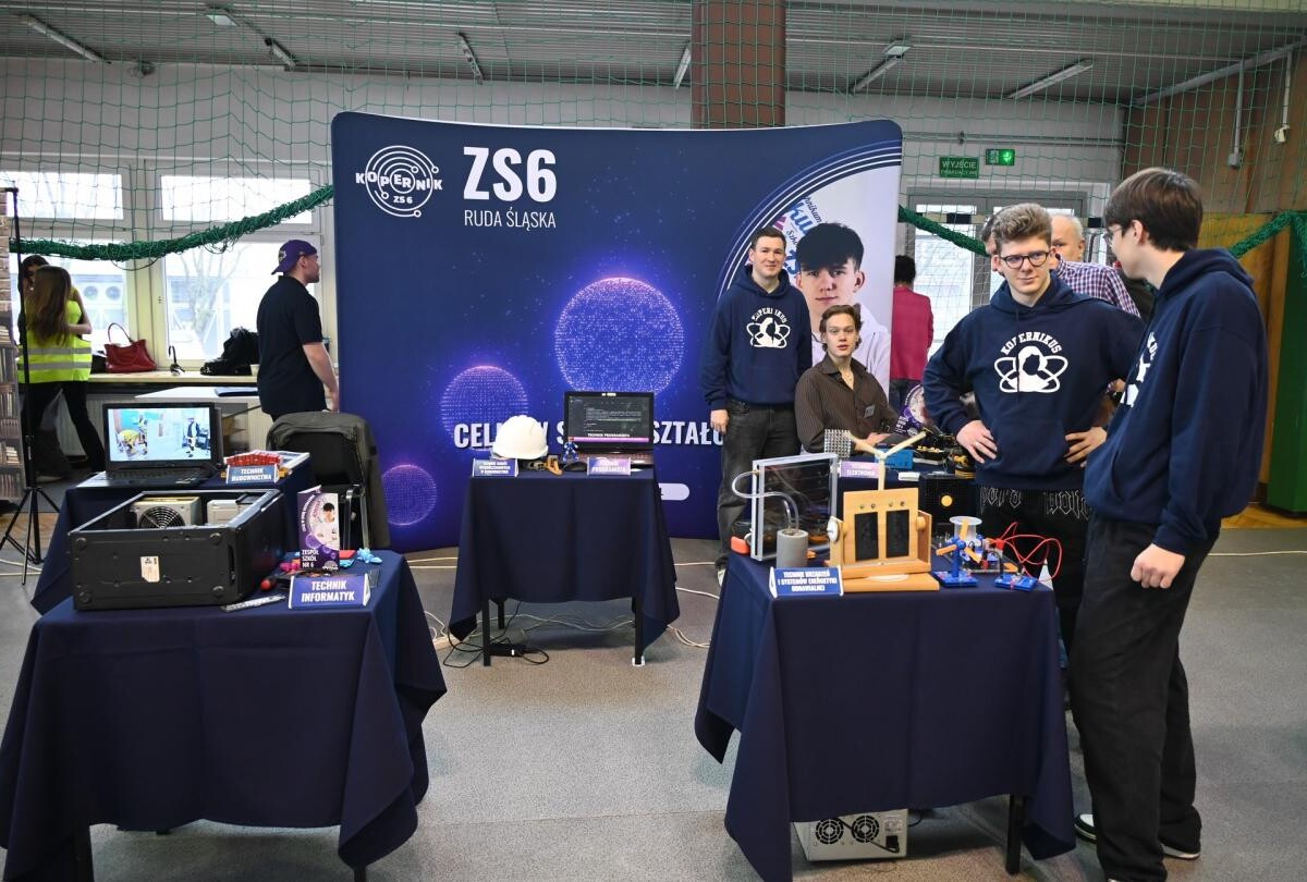 Giełda Szkół Ponadpodstawowych w Rudzie Śląskiej – setki ósmoklasistów poznało ofertę szkół średnich i zawodowych. Czas na wybór przyszłości / fot. UM Ruda Śląska