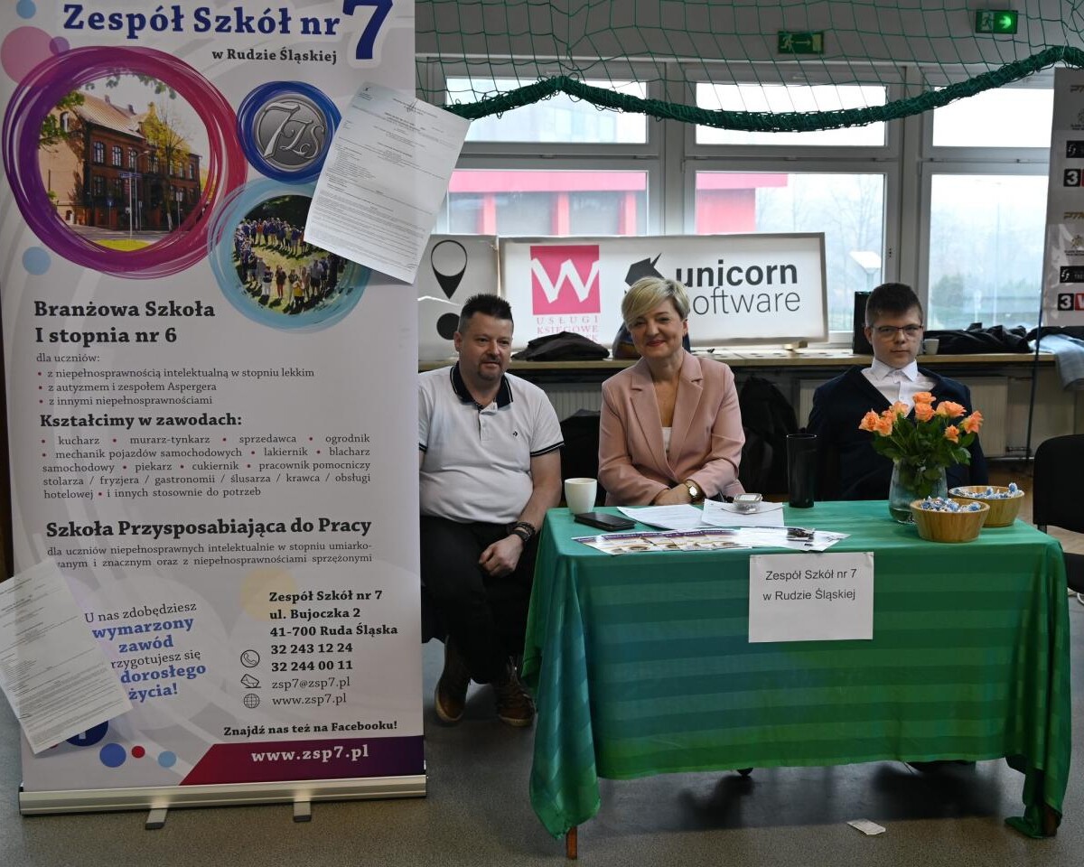 Giełda Szkół Ponadpodstawowych w Rudzie Śląskiej – setki ósmoklasistów poznało ofertę szkół średnich i zawodowych. Czas na wybór przyszłości / fot. UM Ruda Śląska