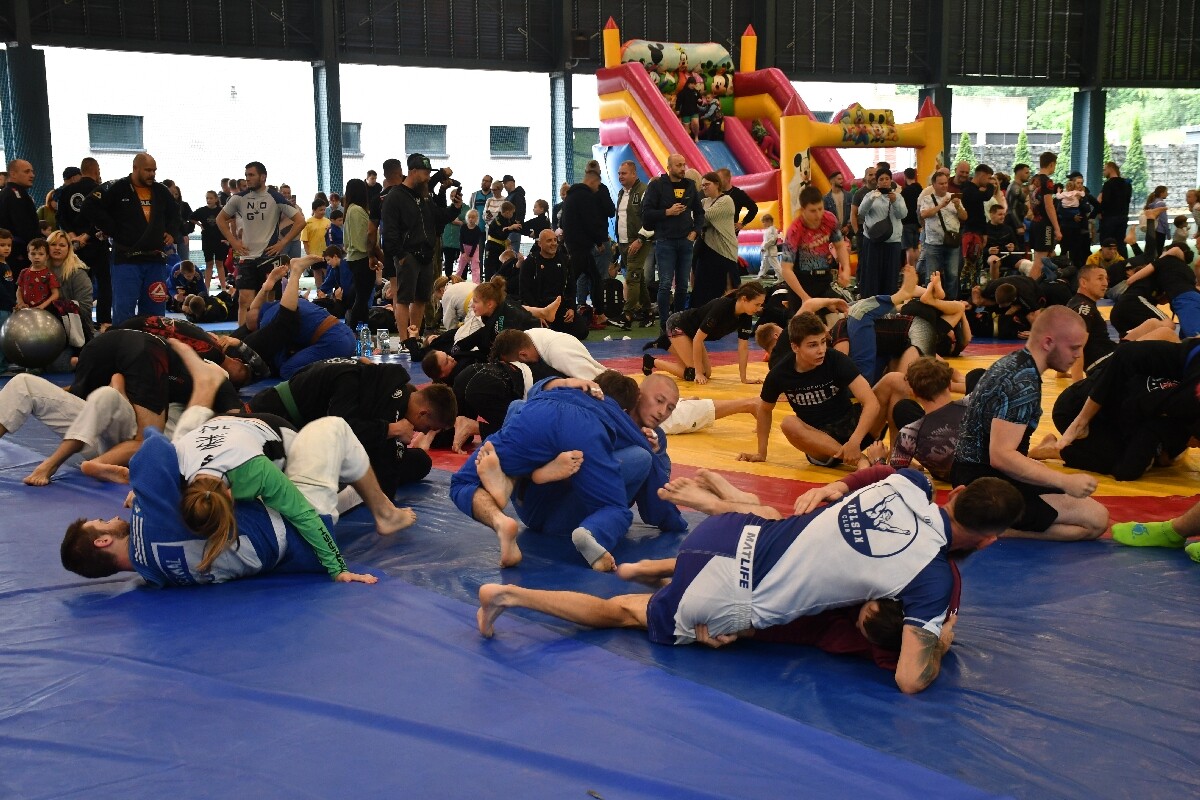 Dziś pogoda nie dopisała. Kulanie na Lufcie tym razem pod zadaszeniem! / fot. Jacek Knapik