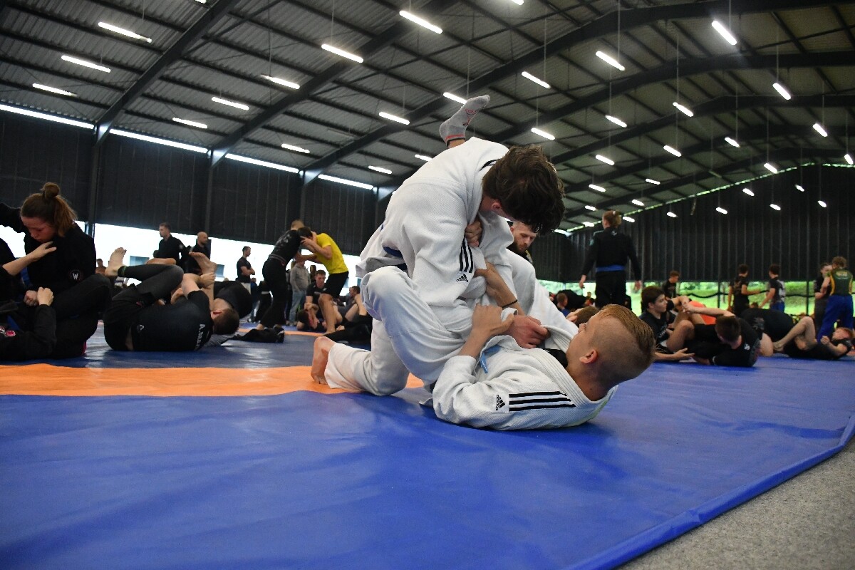 Dziś pogoda nie dopisała. Kulanie na Lufcie tym razem pod zadaszeniem! / fot. Jacek Knapik