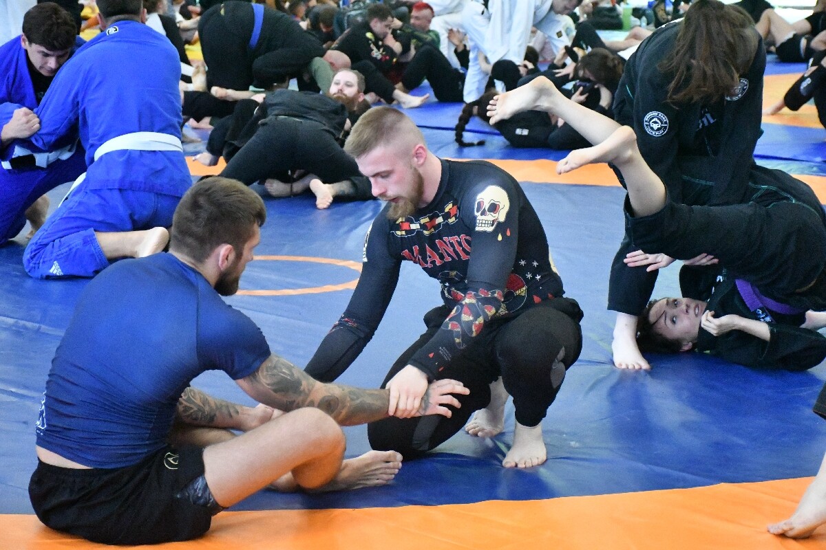 Dziś pogoda nie dopisała. Kulanie na Lufcie tym razem pod zadaszeniem! / fot. Jacek Knapik