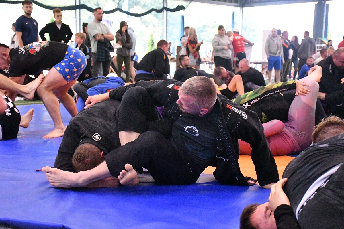 Dziś pogoda nie dopisała. Kulanie na Lufcie tym razem pod zadaszeniem! / fot. Jacek Knapik