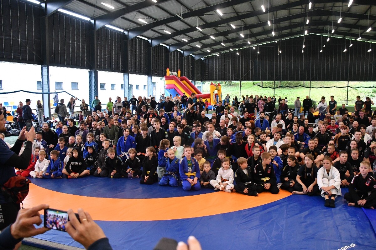 Dziś pogoda nie dopisała. Kulanie na Lufcie tym razem pod zadaszeniem! / fot. Jacek Knapik