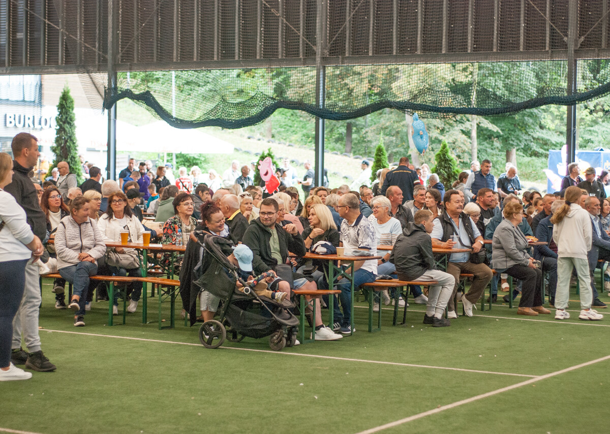 Tydzień temu była impreza przy kościele pw. Świętego Michała Archanioła, teraz przyszła pora na imprezę plenerową na orzegowskiej Burloch Arenie.