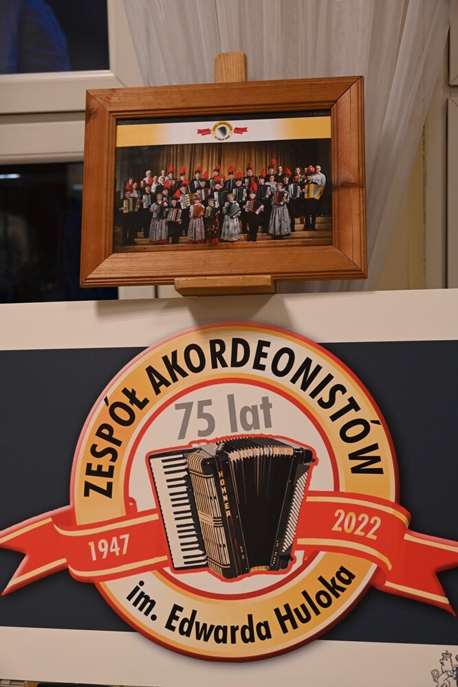 Zespół Akordeonistów im. Edwarda Huloka obchodzi w tym roku jubileusz 75-lecia swojego istnienia. W sobotę podczas uroczystego koncertu w Domu Kultury Bielszowice wystąpili zarówno obecni, jak i byli członkowie zespołu, prezentując swój talent i umiejętności.

fot. UM Ruda Śląska