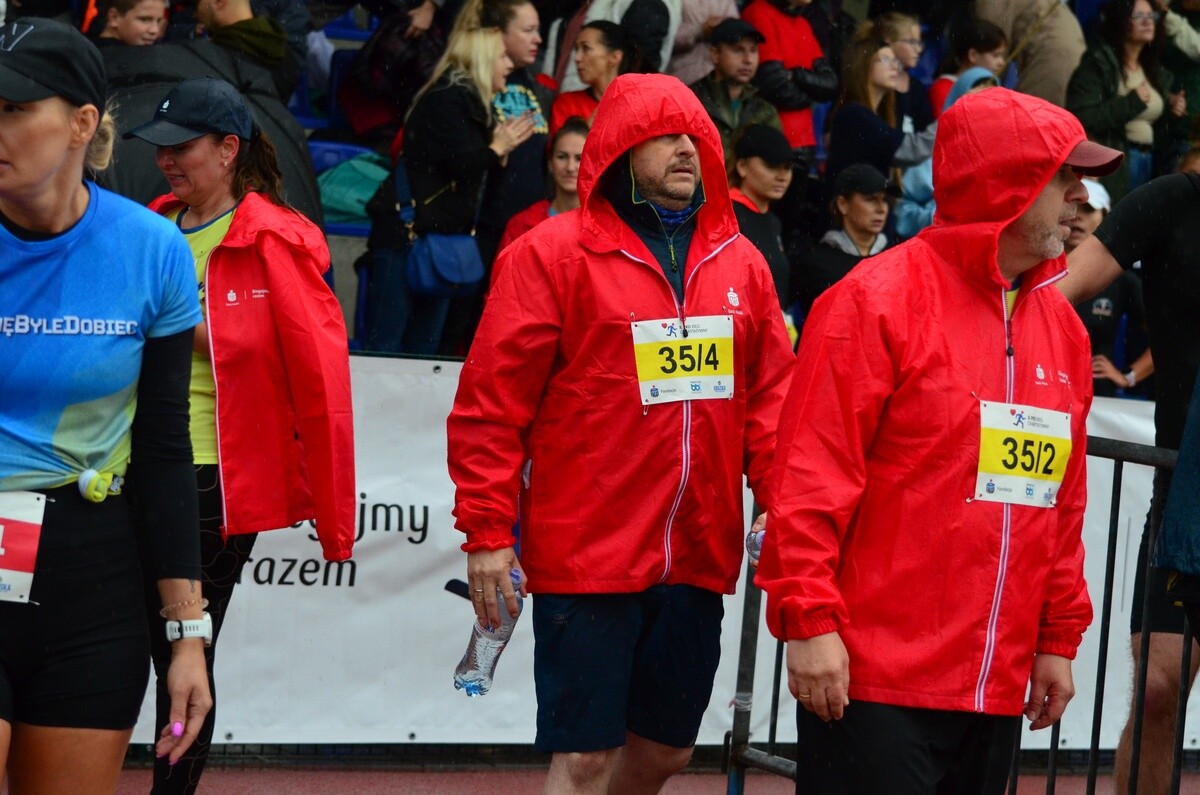 8. PKO Bieg Charytatywny odbył się z wielkim entuzjazmem i zaangażowaniem zarówno dorosłych, jak i młodszych biegaczy / fot. Krzysztof Faber