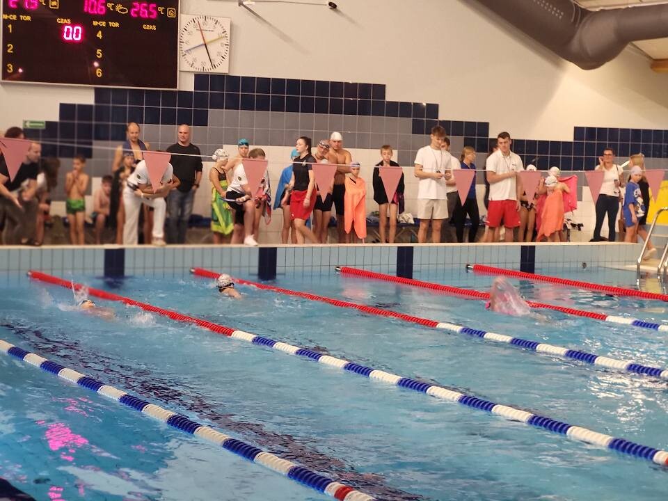 Amatorskie i Otwarte Mistrzostwa Rudy Śląskiej w Pływaniu zgromadziły 250 uczestników / fot. MOSiR