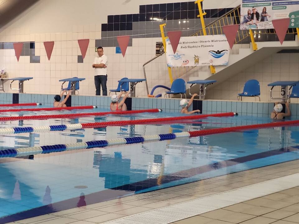 Amatorskie i Otwarte Mistrzostwa Rudy Śląskiej w Pływaniu zgromadziły 250 uczestników / fot. MOSiR