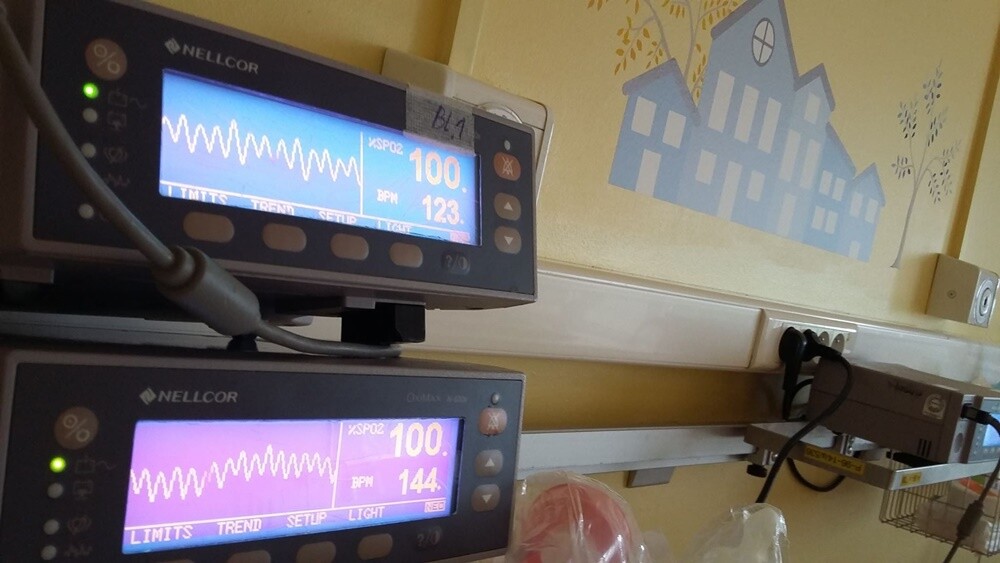 Wolontariusze rudzkiej Fundacji "Anioły w piżamkach" od kilku dni swoimi bajkowymi pracami dekorują sale chorych Oddziału Neonatologicznego Szpitala Miejskiego w Rudzie Śląskiej-Goduli. Wcześniej w ten sam sposób ozdobili bielszowicki Oddział Pediatrii.