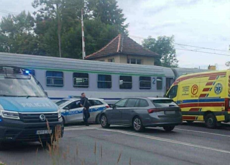 Awaryjny postój pociągu w Wirku z powodu zasłabnięcia kibica