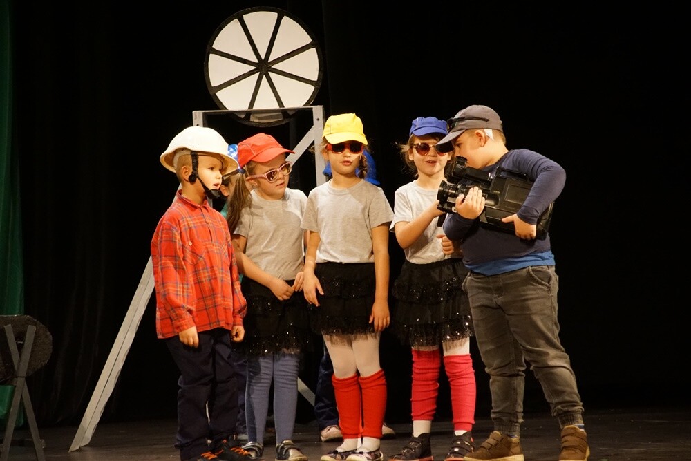 Wczoraj z okazji Barbórki w bielszowickim Domu Kultury odbyła się oficjalna akademia okolicznościowa, podczas której najbardziej zasłużeni górnicy otrzymali medale i szpady, które są symbolem wolności stanu górniczego.