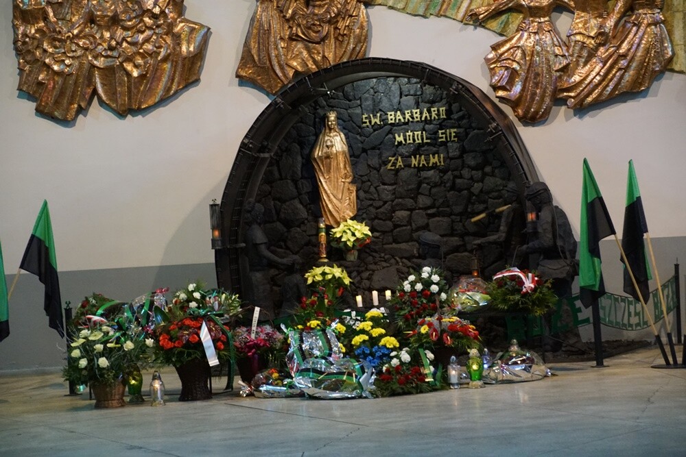 Jutro będziemy obchodzić wspomnienie św. Barbary, czyli tradycyjną Barbórkę. Już dzisiaj w cechowni KWK Bielszowice odbyły się pierwsze uroczystości!
