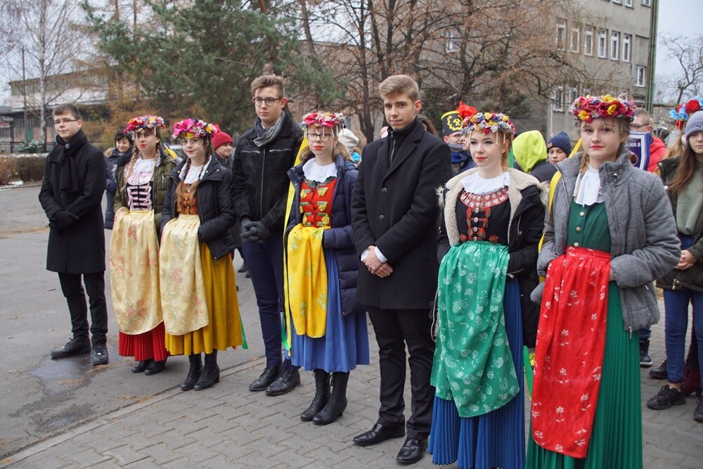 Dzisiaj z okazji Barbórki w całym mieście górnicy świętują. W kościołach odbyły się msze święte w intencji górników oraz ich rodzin. Nie zabrakło na nich kierownictwa kopalni, górników oraz przedstawicieli władz miasta.