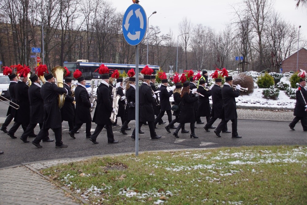 Dzisiaj z okazji Barbórki w całym mieście górnicy świętują. W kościołach odbyły się msze święte w intencji górników oraz ich rodzin. Nie zabrakło na nich kierownictwa kopalni, górników oraz przedstawicieli władz miasta.