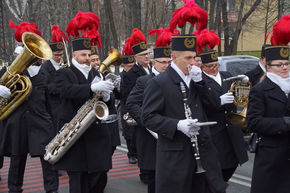 Dzisiaj z okazji Barbórki w całym mieście górnicy świętują. W kościołach odbyły się msze święte w intencji górników oraz ich rodzin. Nie zabrakło na nich kierownictwa kopalni, górników oraz przedstawicieli władz miasta.