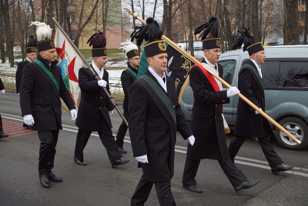 Dzisiaj z okazji Barbórki w całym mieście górnicy świętują. W kościołach odbyły się msze święte w intencji górników oraz ich rodzin. Nie zabrakło na nich kierownictwa kopalni, górników oraz przedstawicieli władz miasta.