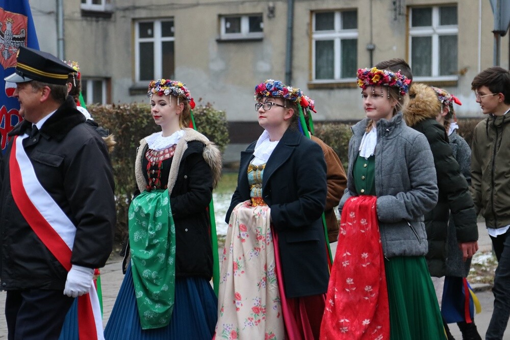 Dzisiaj z okazji Barbórki w całym mieście górnicy świętują. W kościołach odbyły się msze święte w intencji górników oraz ich rodzin. Nie zabrakło na nich kierownictwa kopalni, górników oraz przedstawicieli władz miasta.