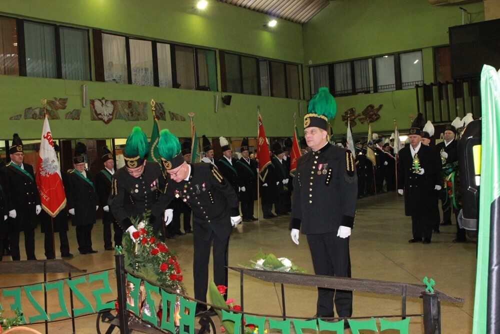 Dzisiaj z okazji Barbórki w całym mieście górnicy świętują. W kościołach odbyły się msze święte w intencji górników oraz ich rodzin. Nie zabrakło na nich kierownictwa kopalni, górników oraz przedstawicieli władz miasta.