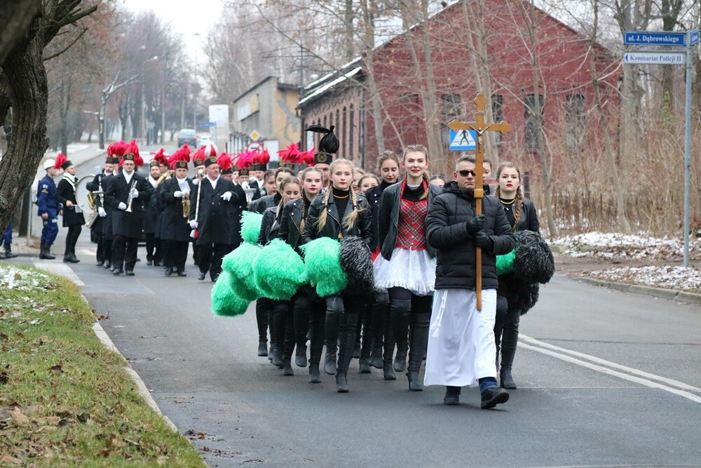 Dzisiaj z okazji Barbórki w całym mieście górnicy świętują. W kościołach odbyły się msze święte w intencji górników oraz ich rodzin. Nie zabrakło na nich kierownictwa kopalni, górników oraz przedstawicieli władz miasta.