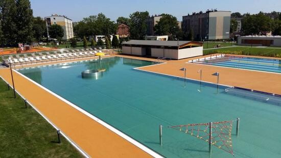 Basen letni w Nowym Bytomiu już czynny. Sprawdź godziny otwarcia