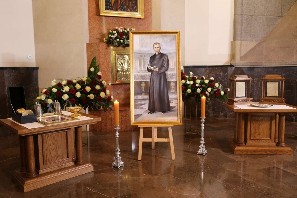 W sobotę rano w katedrze Chrystusa Króla w Katowicach rozpoczęły się uroczystości beatyfikacyjne księdza Jana Machy. W budynku zgromadziły się tłumy wiernych.
fot. Archidiecezja Katowicka