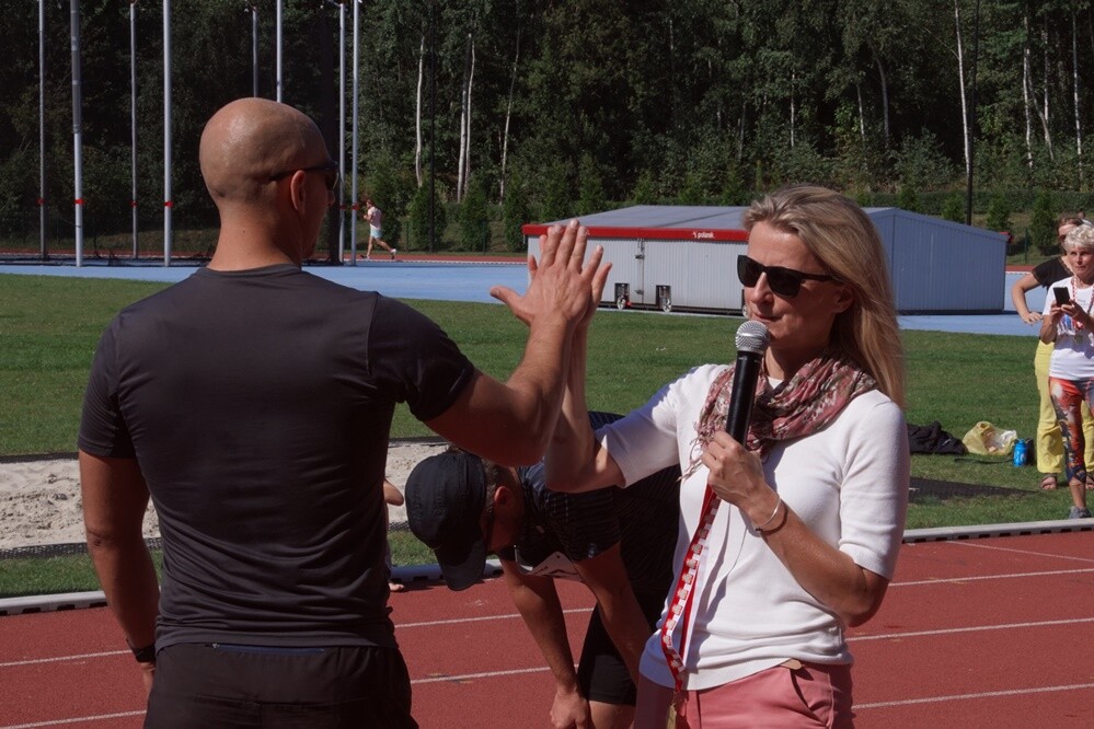 Zapaleni biegacze i miłośnicy marszu nordic walking mieli dzisiaj okazję sprawdzić swoje siły na stadionie lekkoatletycznym przy ul. Czarnoleśnej. Odbył się "VII Bieg – marsz dla zdrowia psychicznego".