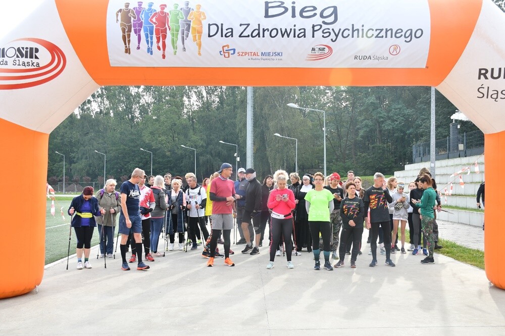 Przeciwdziałanie stygmatyzacji osób chorujących psychicznie oraz popularyzacja idei higieny psychicznej poprzez aktywność fizyczną – to cele, które postawili przed sobą organizatorzy Biegu dla Zdrowia Psychicznego.

fot. Jacek Knapik