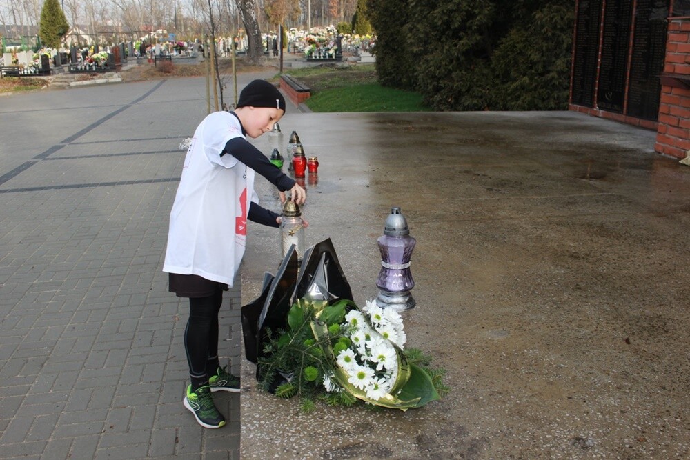 Uczniowie oraz nauczyciele sześciu rudzkich szkół w poniedziałek wzięli udział w 7. Biegu Dziewięciu Górników. W tym roku w przedsięwzięcie zaangażowały się dwa Zespoły Szkół - nr 2 i nr 3, Liceum Ogólnokształcące nr 3, Sportowa Szkoła Podstawowa nr 15 oraz szkoły podstawowe nr 14 i 27.