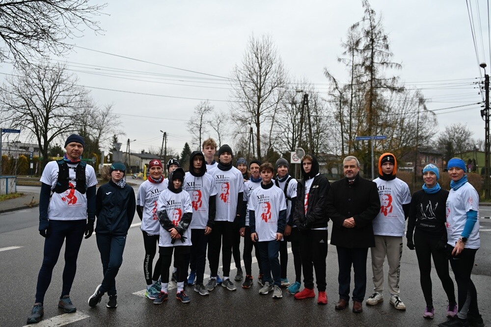 Uczniowie i nauczyciele z pięciu szkół z Rudy Śląskiej oddali hołd poległym górnikom / fot. UM Ruda Śląska