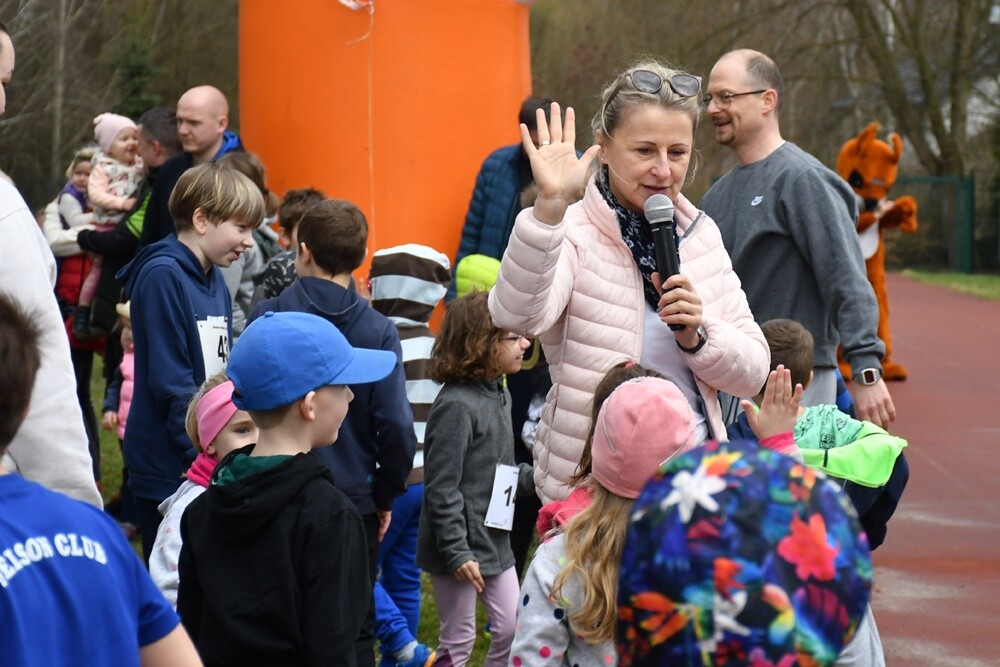 Miłośnicy aktywnego stylu życia znów pobiegli z rudzką wiewiórką. W sobotę na bieżni Szkoły Podstawowej Sportowej nr 15 oraz w halembskim lesie rozpoczął się kolejny cykl "Biegu Wiewiórki". 

fot. Jacek Knapik