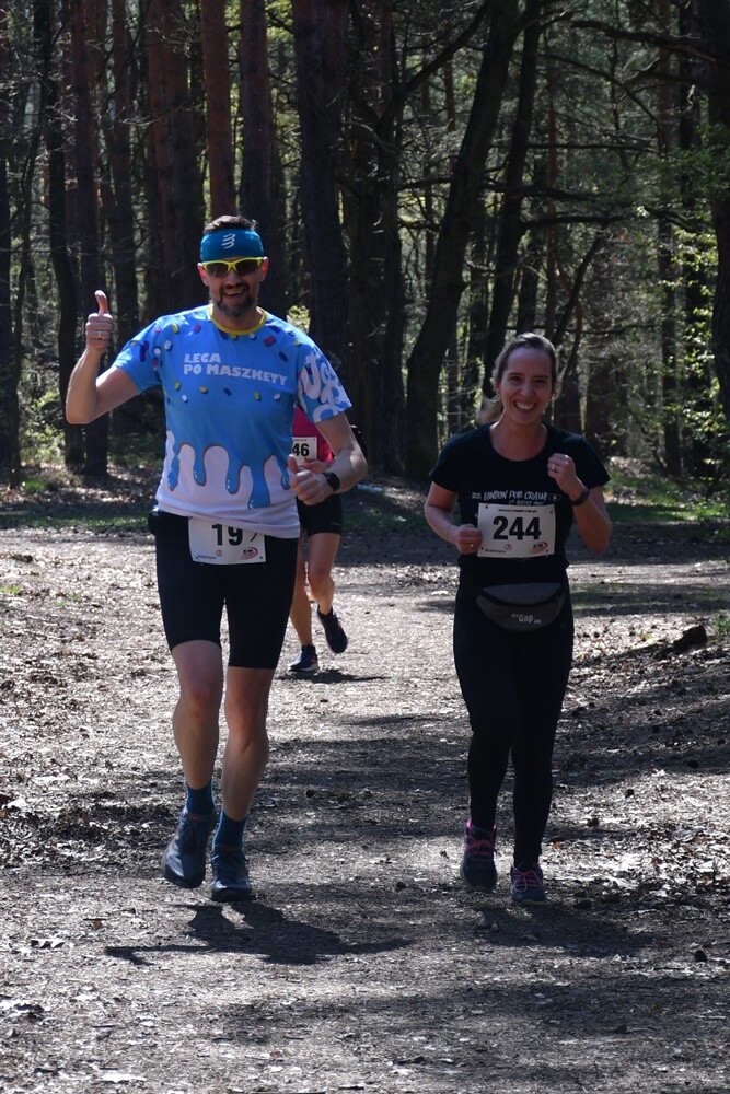 Zapaleni biegacze i miłośnicy nordic walking w  promieniach kwietniowego słońca znowu pobiegli z wiewiórką! W halembskim lesie odbył się drugi w tym roku "Bieg Wiewiórki", podczas którego swoje siły sprawdzili starsi i młodsi sportowcy. Nie zabrakło również dzieci.

fot. Jacek Knapik