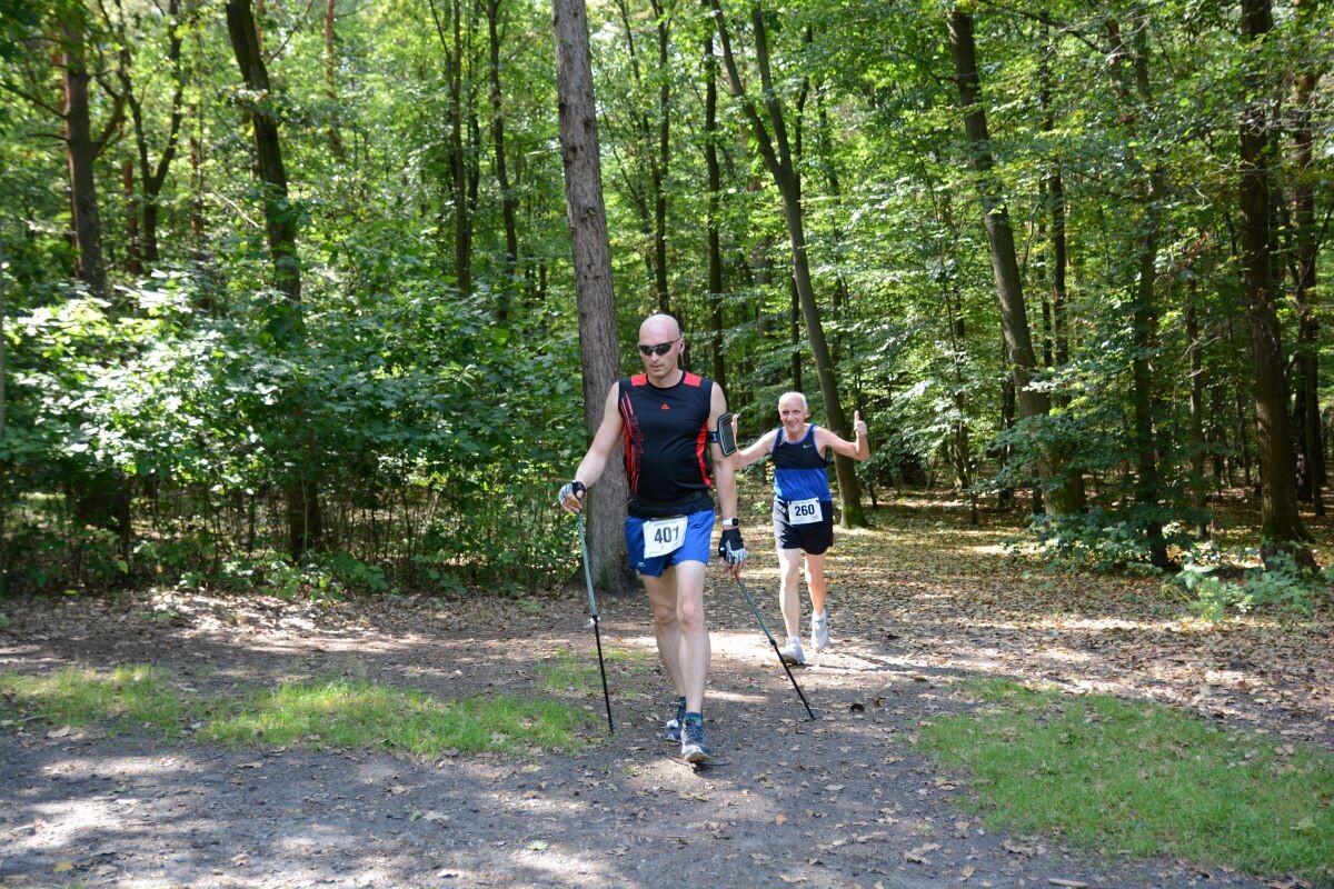 Odbyła się sierpniowa edycja Biegu Wiewiórki! W sobotę 24 sierpnia 2024 roku  wszyscy chętni tradycyjnie zebrali się przy Szkole Podstawowej Sportowej nr 15 przy ul. Energetyków 15, aby wziąć udział w zawodach biegowych. / fot. Marek Faber