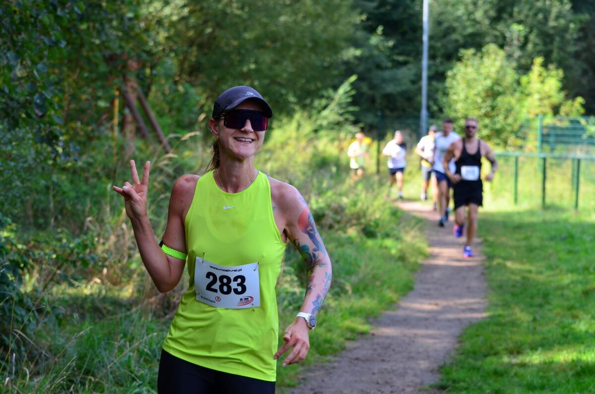 Odbyła się sierpniowa edycja Biegu Wiewiórki! W sobotę 24 sierpnia 2024 roku  wszyscy chętni tradycyjnie zebrali się przy Szkole Podstawowej Sportowej nr 15 przy ul. Energetyków 15, aby wziąć udział w zawodach biegowych. / fot. Marek Faber